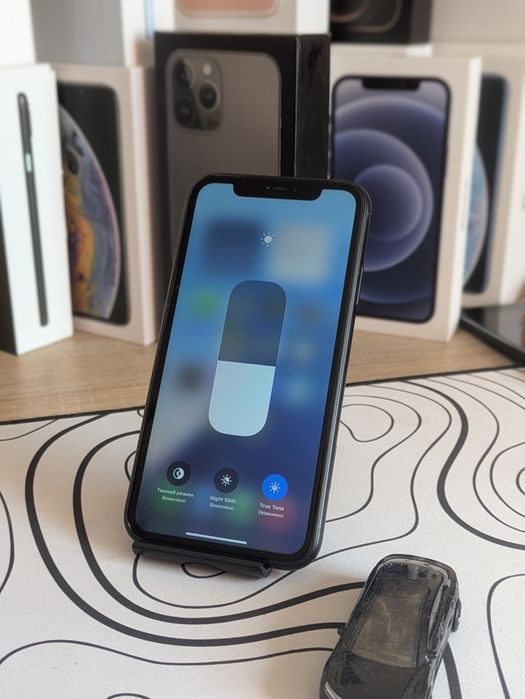 iPhone xr (64gb)