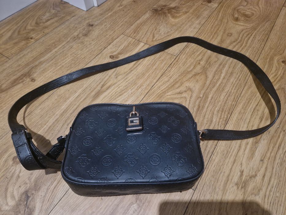 Torebka Guess czarna mała