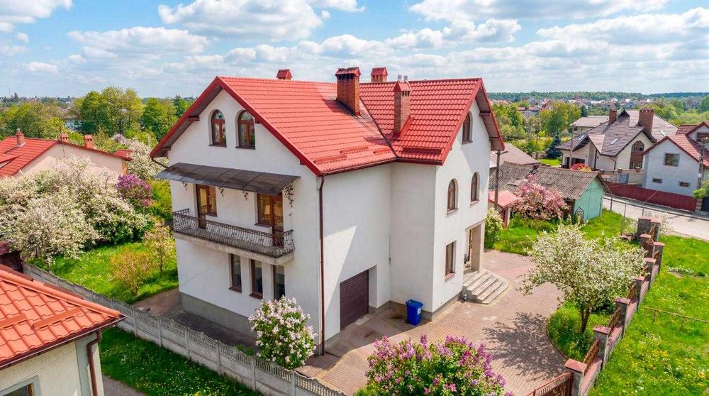 Купити приміщення, окрема будівля під реабілітаційний центр, с. Лапаївка біля Львова