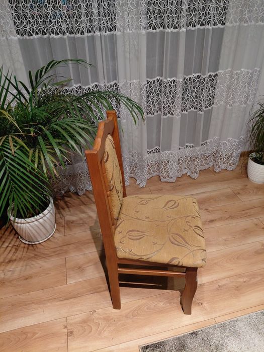 Sprzedam 10 krzeseł