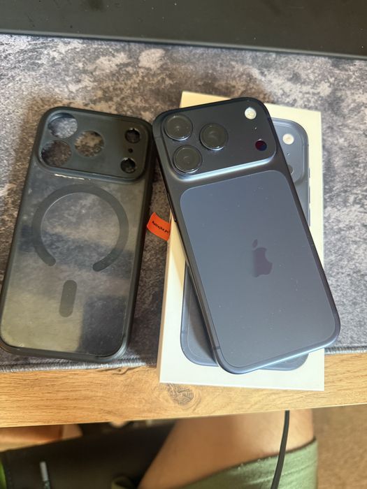 Iphone 17 PRO / 256GB / 100% bateria