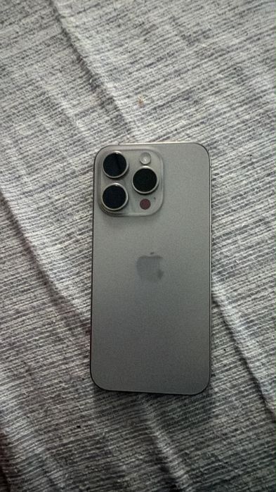 iPhone 15 pro 128 gb