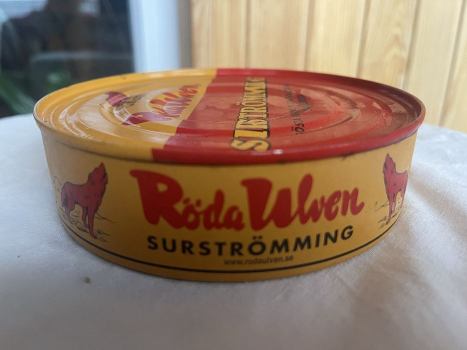 Сюрстрьомінг surströmming