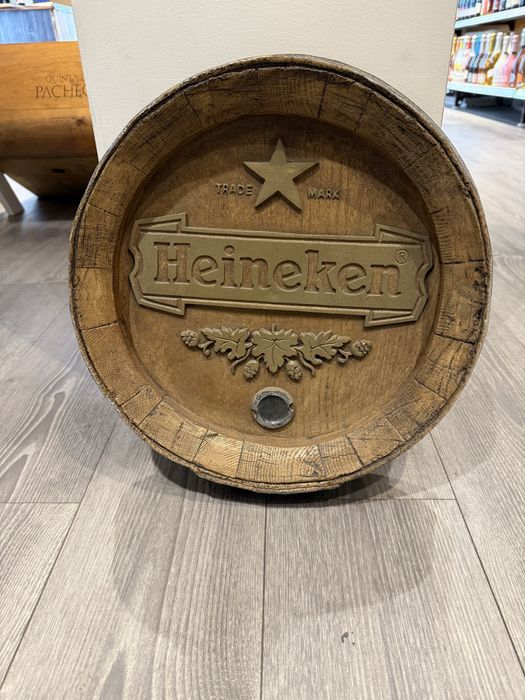 Painel publicitário cerveja Heineken