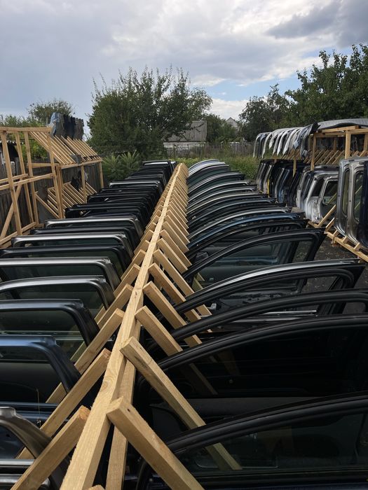 Двері Рено Меган2 Двери Рено Меган3 Дверці Renault Megan3