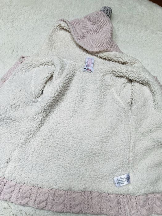 Cieplutki sweterek z barankiem. 110