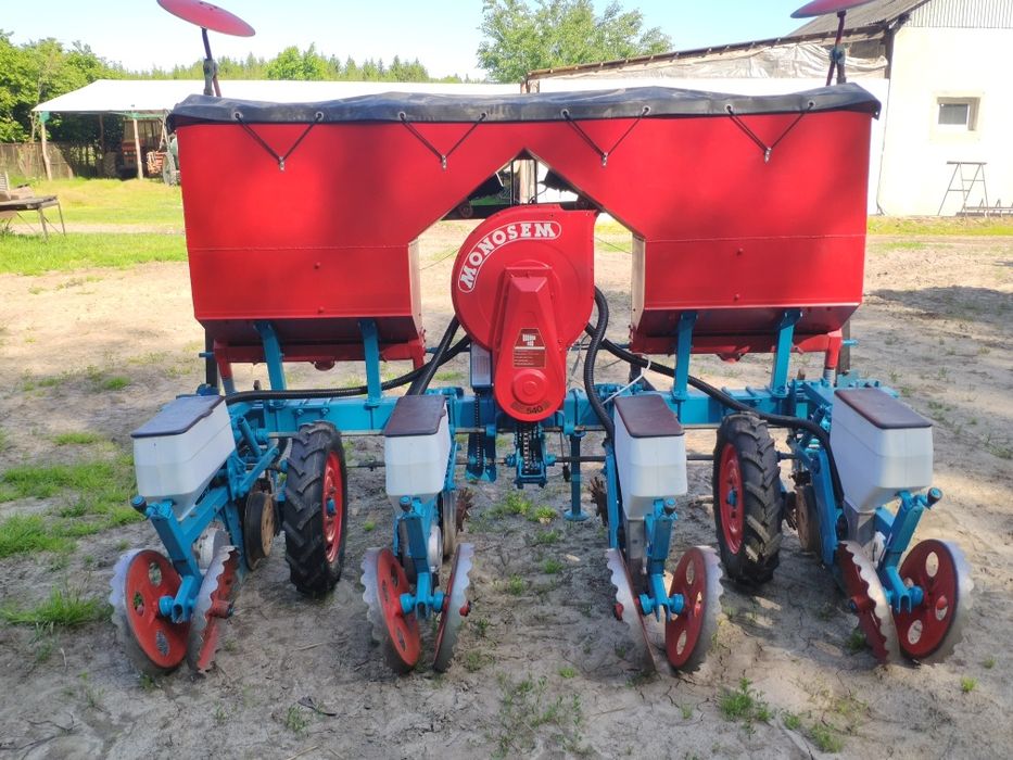 Talerzowy siewnik punktowy do kukurydzy słonecznika Monosem