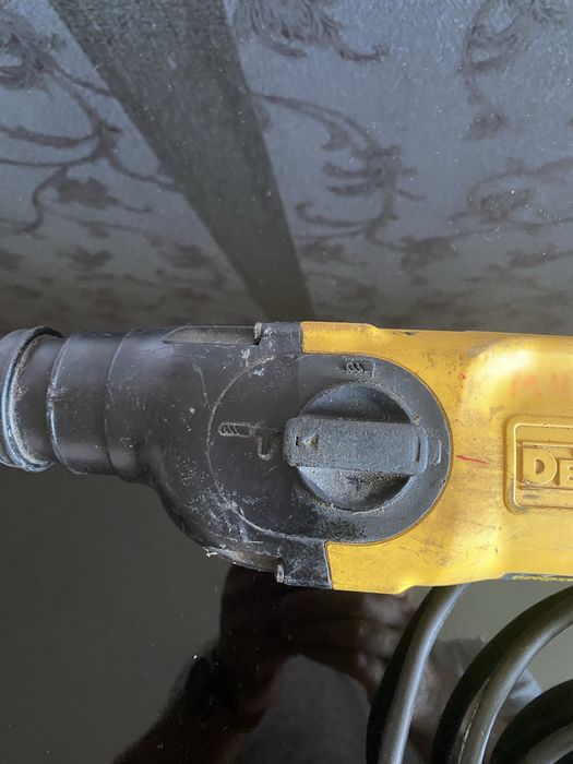 Ударний дрильDewolt.Оригінал.