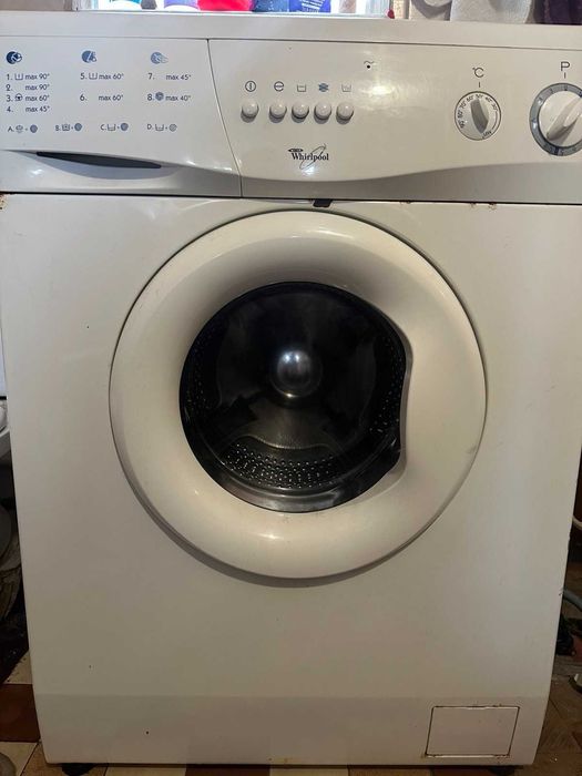 Продам пральну машину Whirlpool