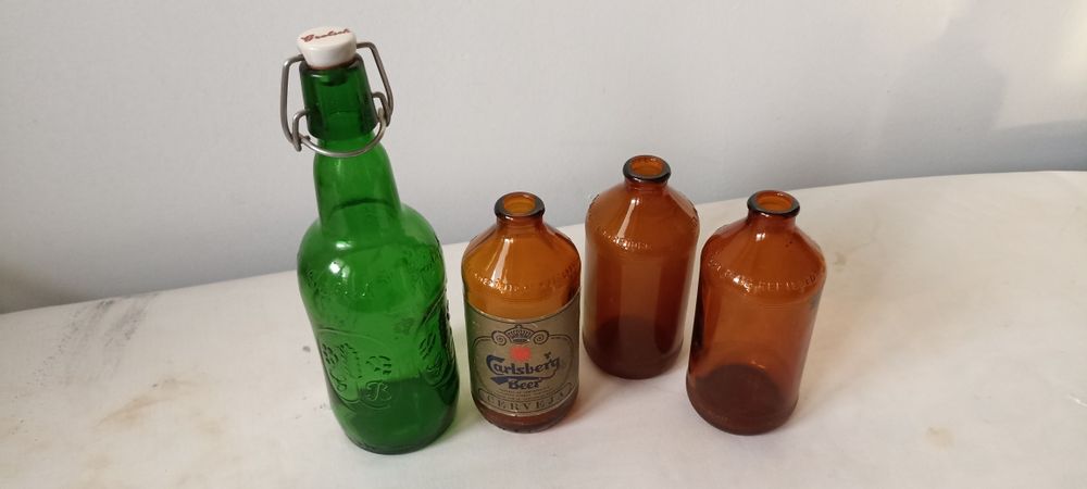 Garrafas e frascos antigos