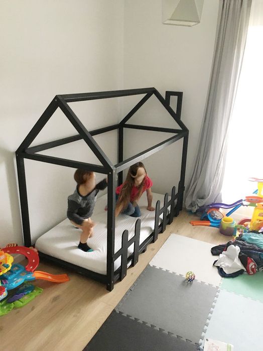 Łóżko domek +  łóżeczko dziecięce