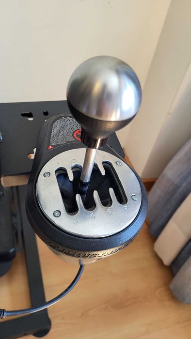 Pack SimRacing: Thrustmaster T300 RS + Shifter TH8A + Pedais T3PM + NLR Wheel Stand Lite