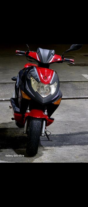 Vendo keeway ry6 sport de 2017 
Mota em bom estado 
Com 19 631 km
Mota