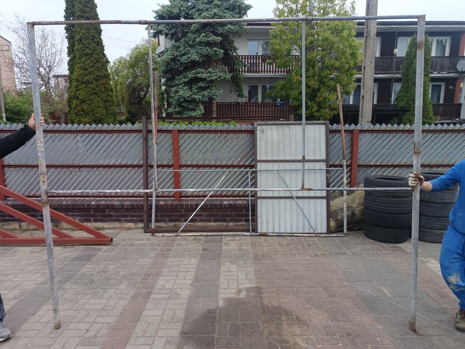 konstrukcja stalowa pod szyldy reklamę