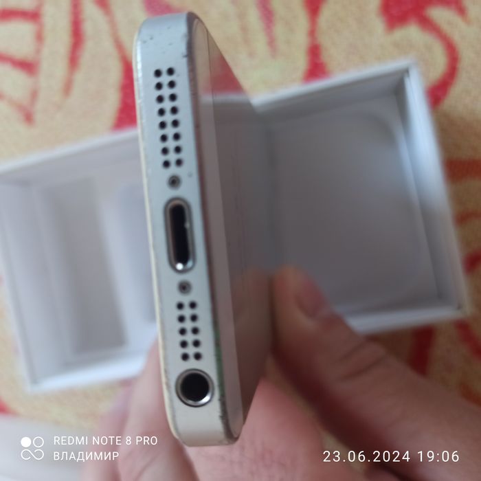 Айфон 5 за 800 гр.