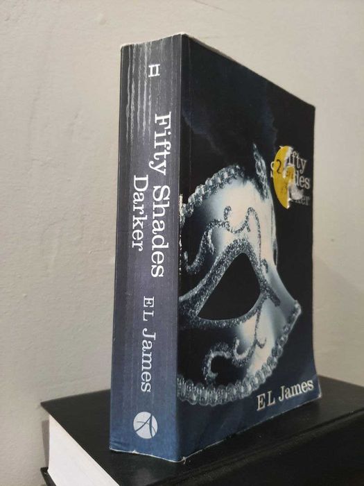 Книга E.L. James Fifty Shades Darker, П'ятдесят відтінків 2