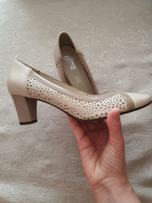 Туфлі жіночі бежеві