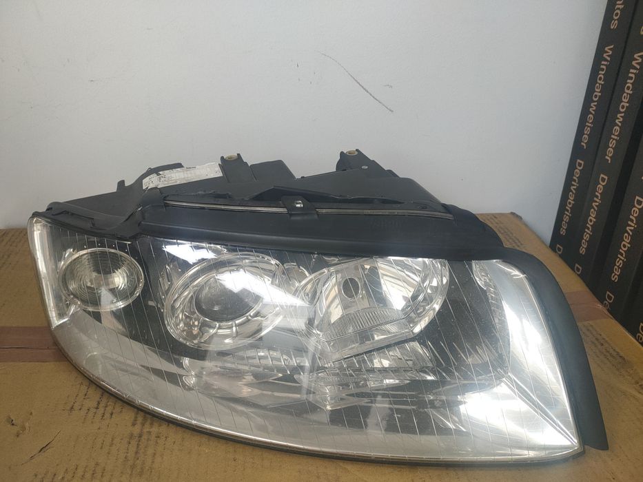 Farol Direito Xenon Audi A4 8E B6 (2001 a 2005)