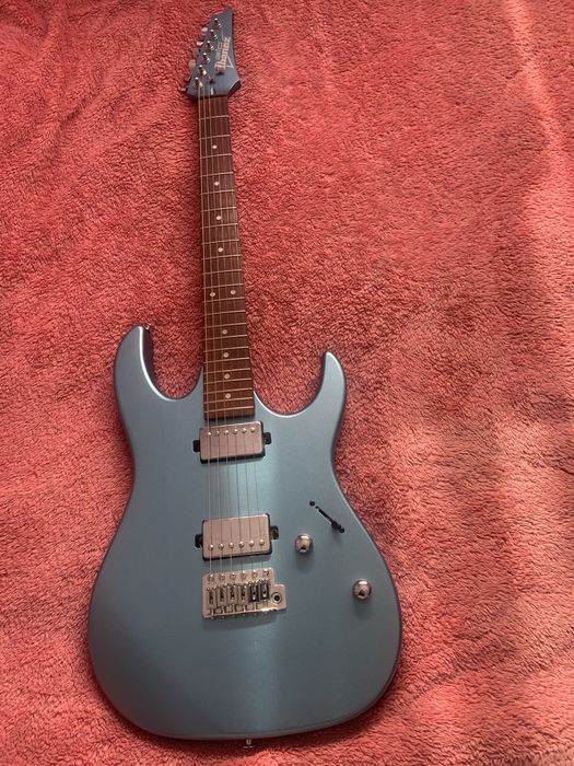 Электрогитара Ibanez GIO — отличное состояние + чехол и ремень (предоплата)
