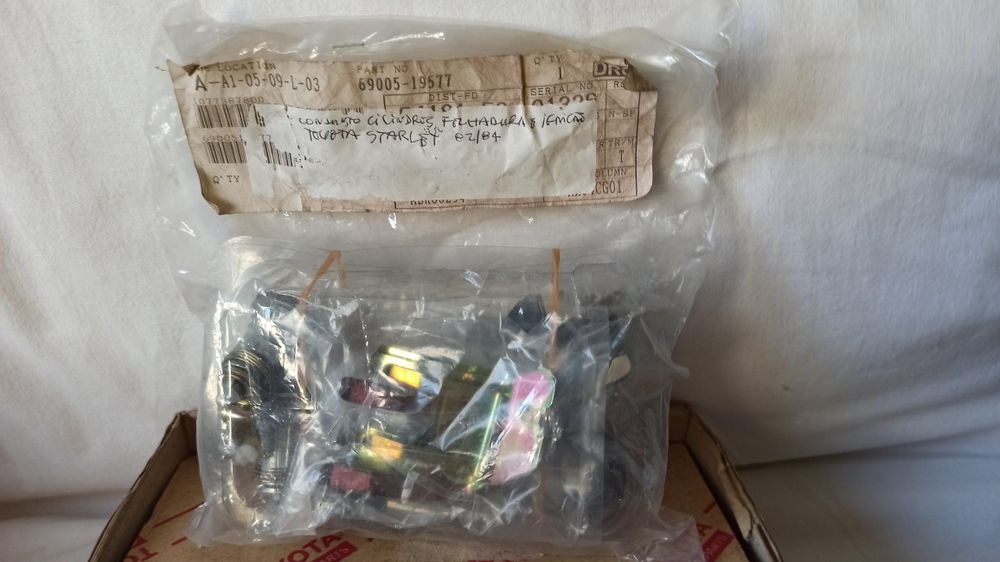 Toyota Starlet, conjunto de cilindros de fechadura e ignição.