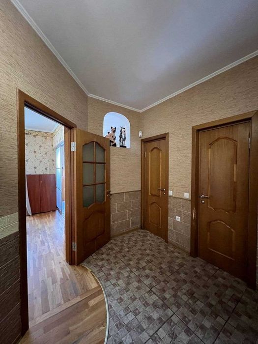 3 комнатная квартира в новом, кирпичном доме на Заболотного / Сахарова . Поселок Котовского