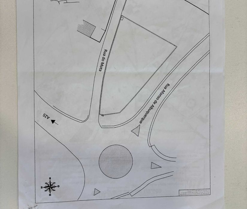 Terreno em Solo Urbano para 3 Moradias