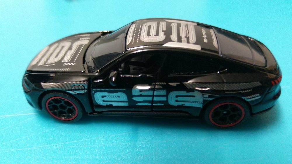 Audi RS e-tron GT (2024) - Miniatura escala 1/63 Majorette Sports Cars