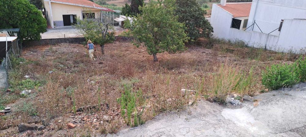 Terreno Urbano 491 m² na Marteleira – Estudo p/ Moradia 300 m² (Lourinhã)