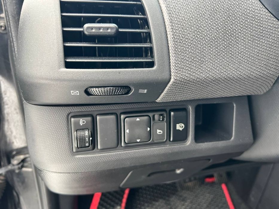 Нісан мікра на Автоматі!