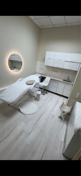 Аренда кабинета косметолога ЦЕНТР с ВОДОЙ /  по мес/на 15 дней в месяц