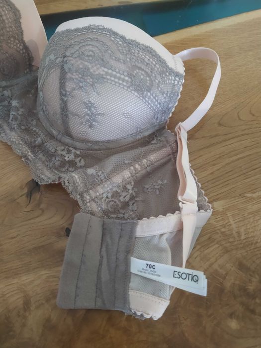 Biustonosz 70 C firmy Esotiq pudrowy róż/ szary