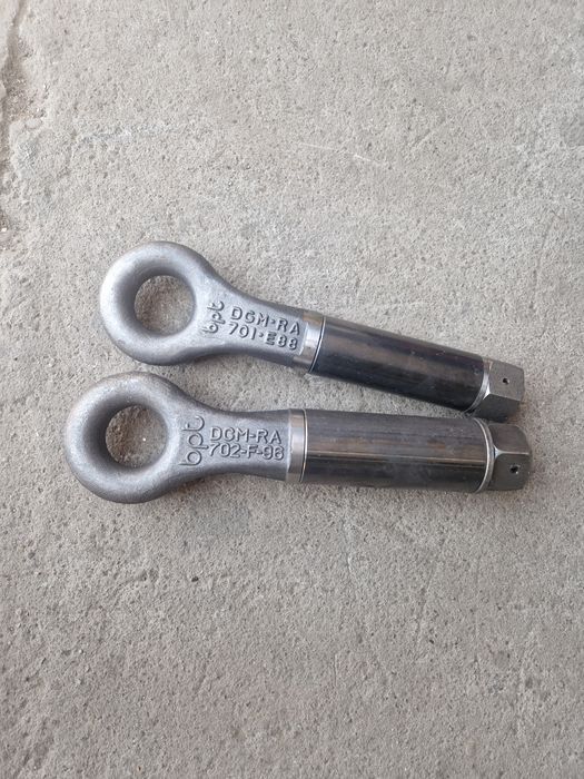 Ucho dyszla obrotowe