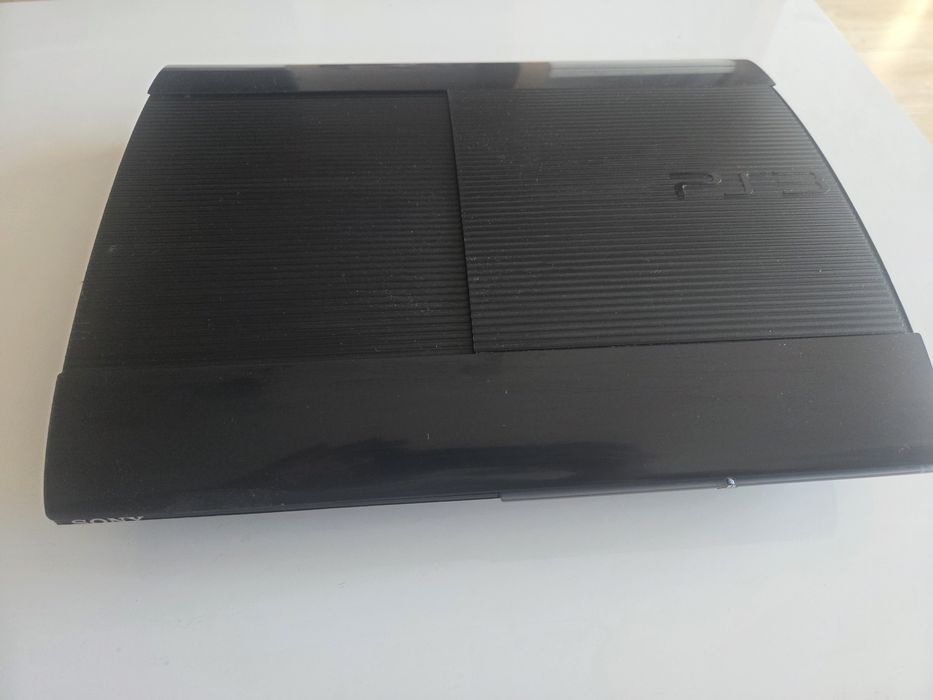 Konsola PlayStation 3 super slim 500GB z 6 grami