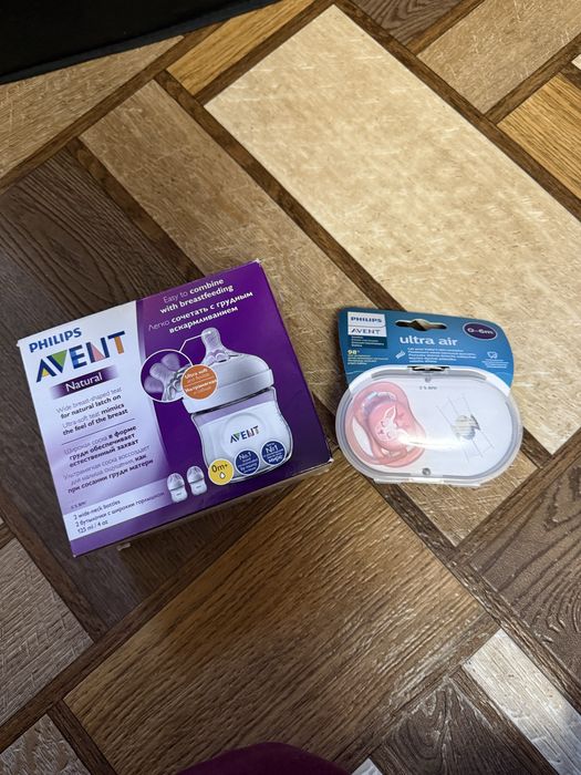 Пляшечки  Philips Avent  2 шт + подарунок пустушка