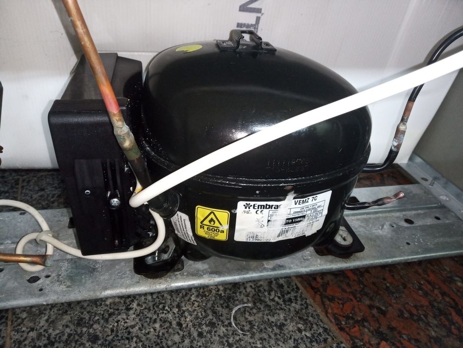 Встраиваемая морозильная камера AEG AGS88800 87см из Германии Гарантия