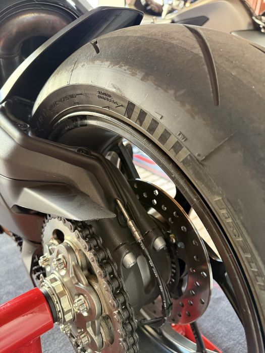 Ducati Panigale V2  (955cc, 155cv)Agosto 2024