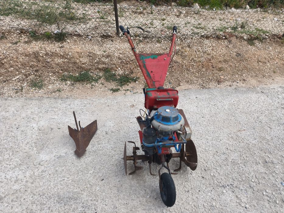 Trator motoenxada