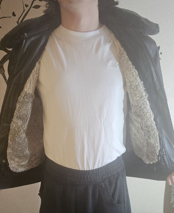 Зимова шкіряна куртка  розмір M