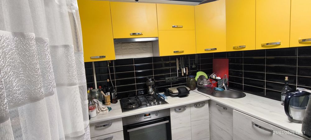 Продам 3-х кімнатну квартиру