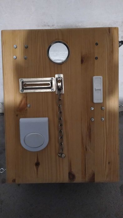 skrzynka manipulacyjna dla dziecka