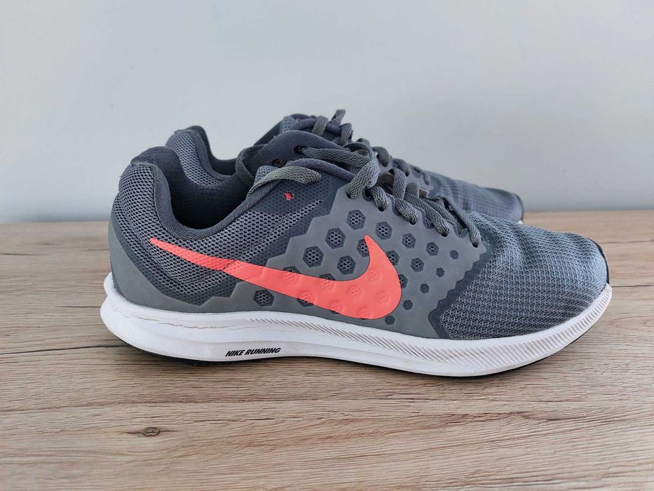 NIKE Downshifter 7 roz. 39, dl. wkladki 25 cm stan bardzo dobry