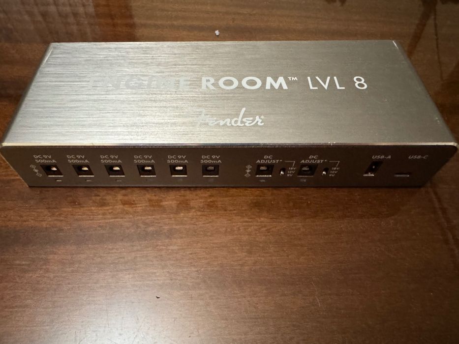 Fender Engine Room Level 8 zasilacz do efektów gitarowych