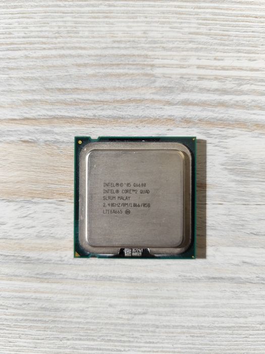 Процесор Intel Q6600 Quadro