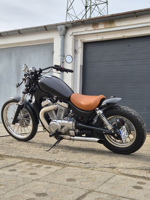 Suzuki intruder vs 800 97r bobber