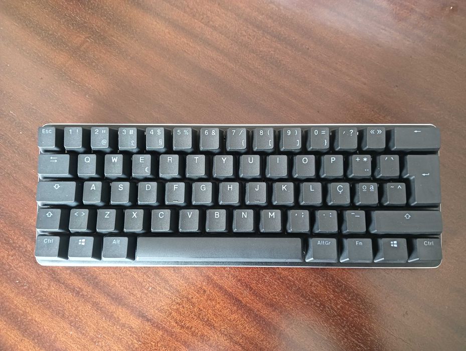 Teclado Mecânico RGB Glorious GMMK Compact (60%) ISO PT