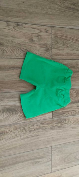 Komplet: body ze spodenkami