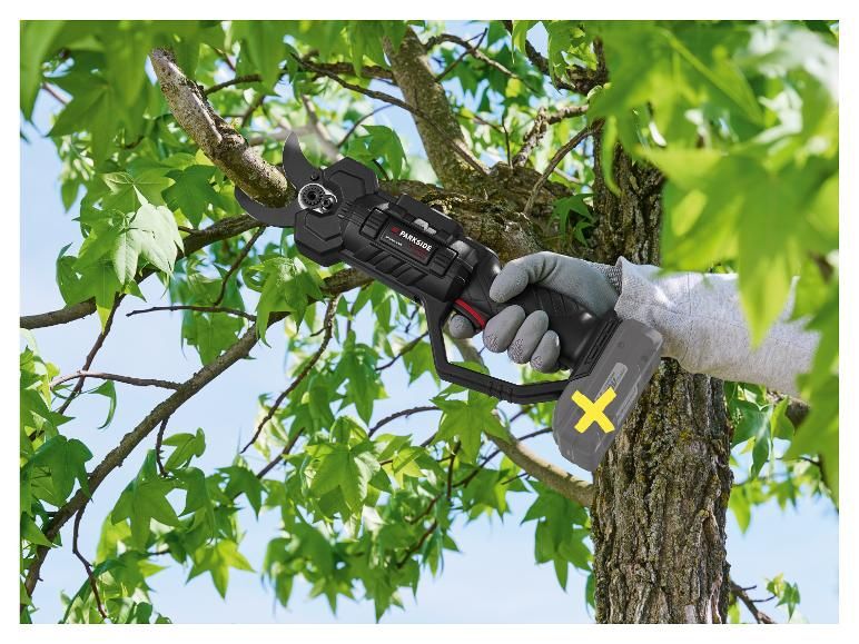 Мошний з Германії Акум секатор Parkside Performance PPAAS 20-Li A1