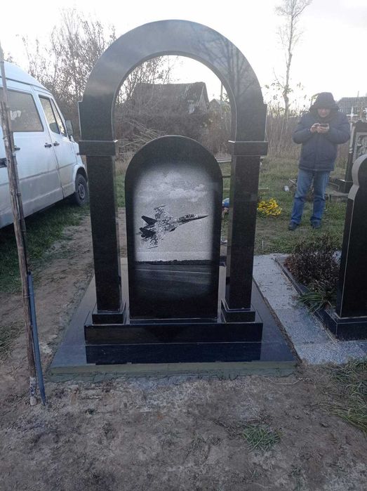 Гранитные памятники из гранита на могилу, кладбище Нежин и рядом