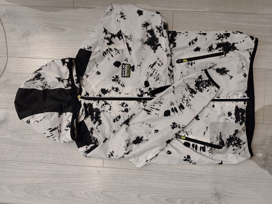 Kurtka czarno biała wiatrówka 152 wiosenna