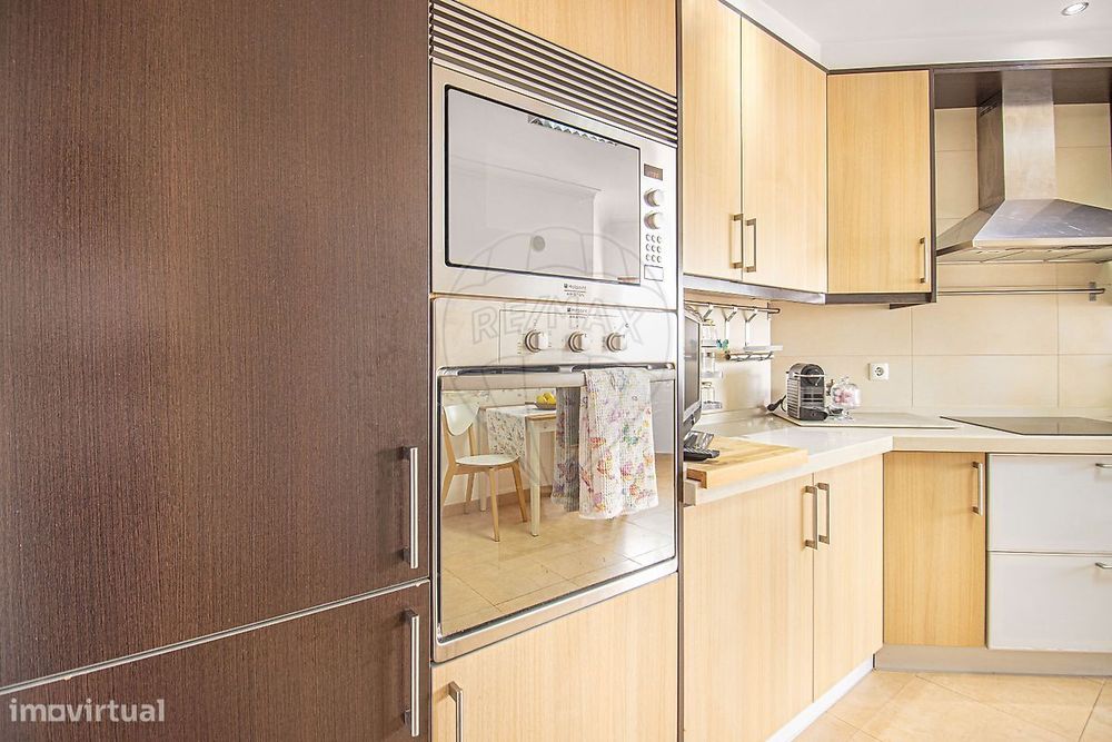 Apartamento T4 para arrendamento